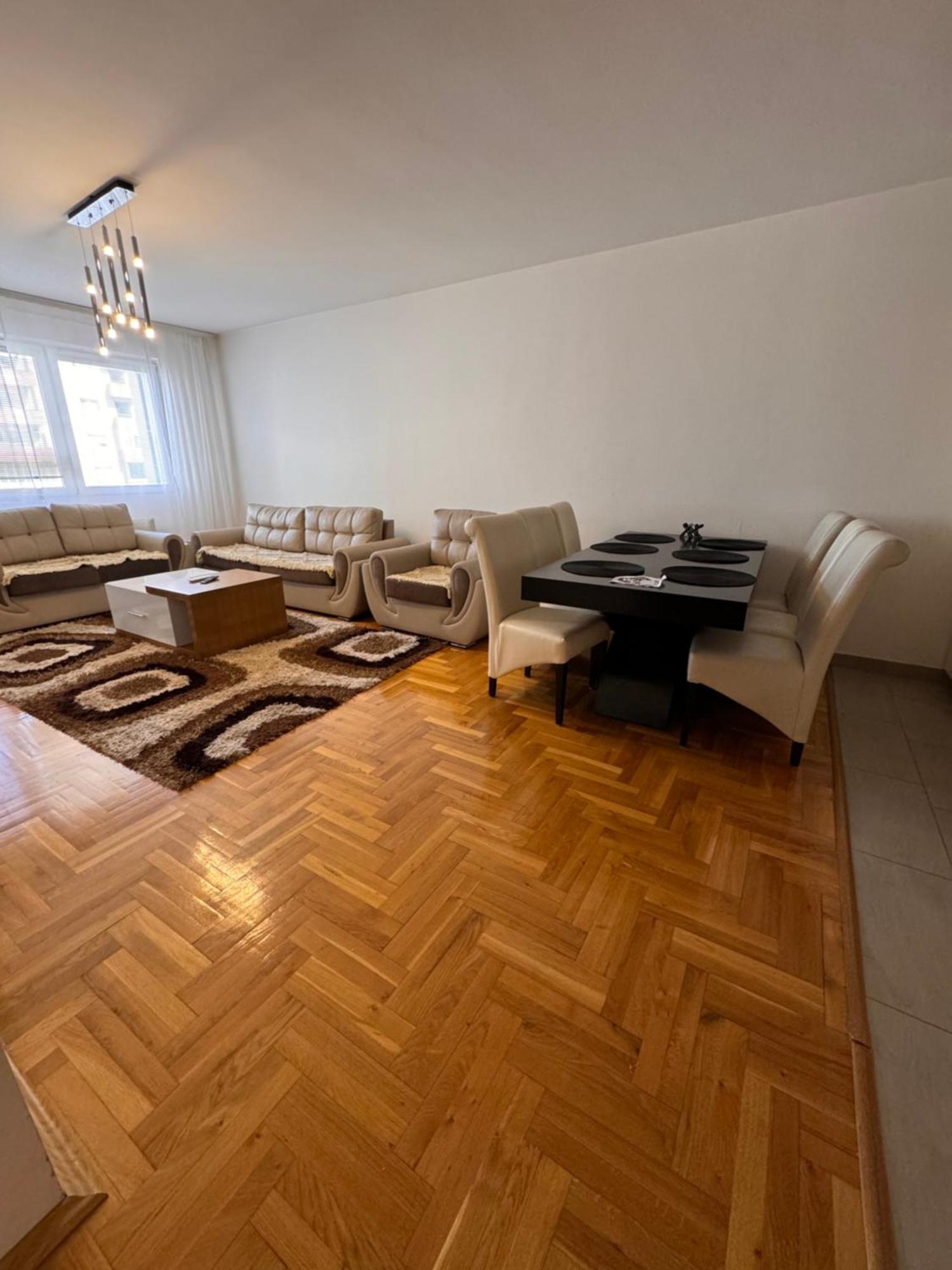Big Spacious Apartment In Pej Center With Wi-Fi 페야 외부 사진