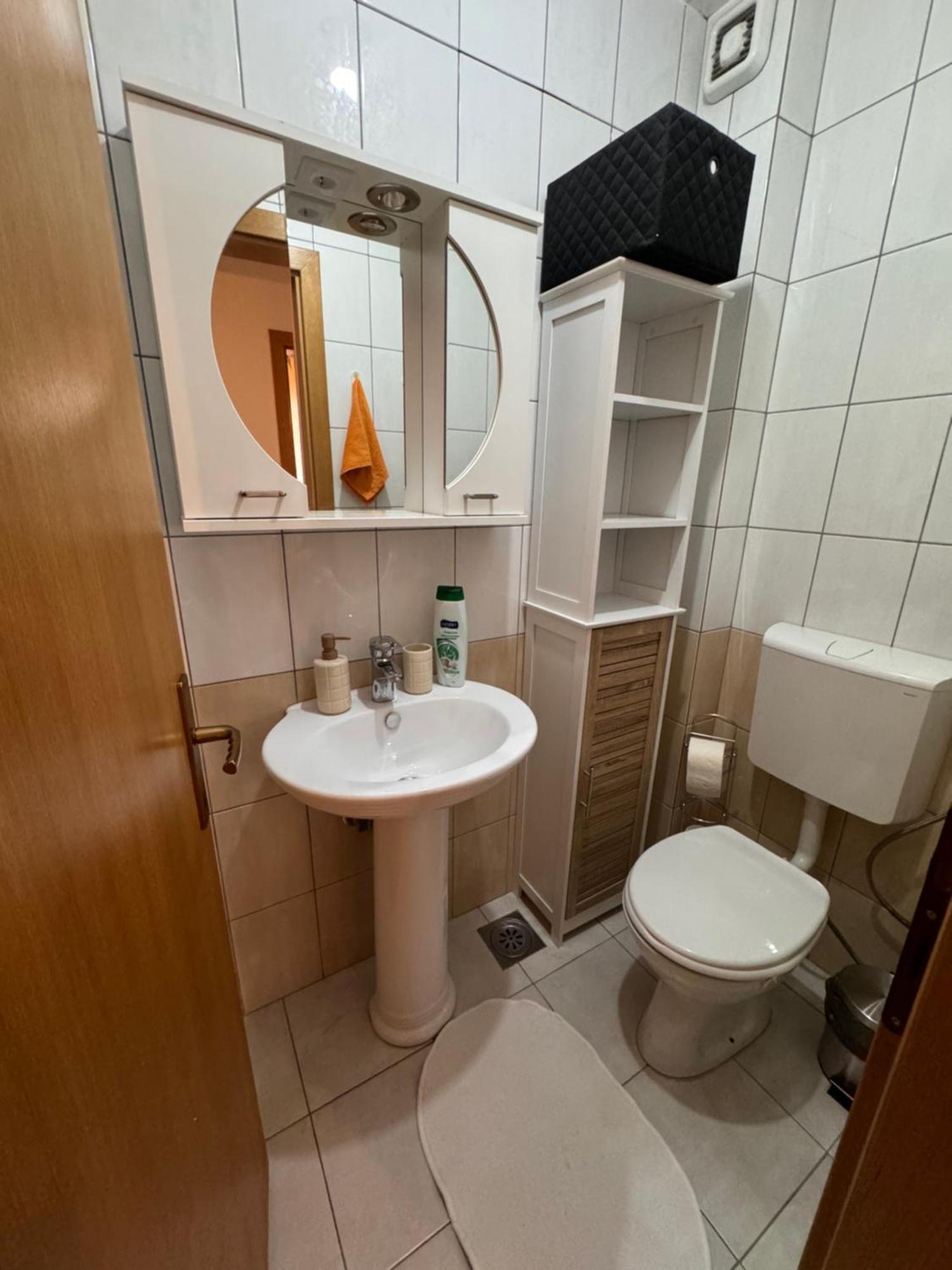 Big Spacious Apartment In Pej Center With Wi-Fi 페야 외부 사진