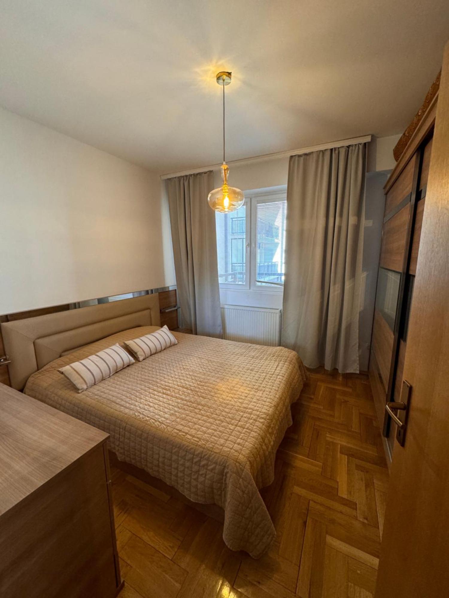 Big Spacious Apartment In Pej Center With Wi-Fi 페야 외부 사진